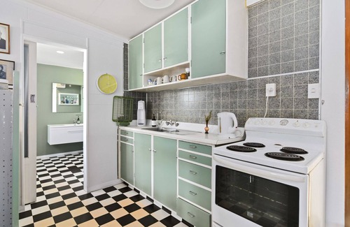 Anakiwa Casa | SCENIC SERENITY - ANAKIWA HOLIDAY HOME, pet friendly in Anakiwa