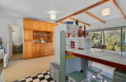 Anakiwa Casa | SCENIC SERENITY - ANAKIWA HOLIDAY HOME, pet friendly in Anakiwa