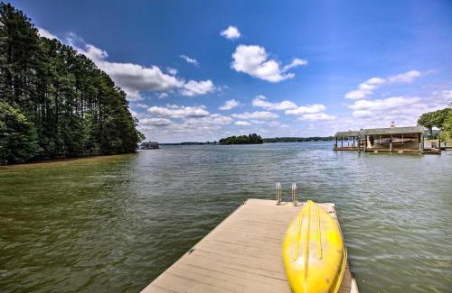 Huddleston Casa | Scenic Smith Mountain Lake Getaway with Deck and Dock!