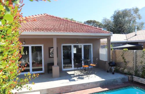 Claremont Casa | Scenic two bedroom house with splash pool