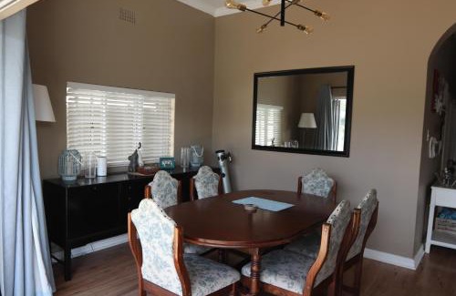 Claremont Casa | Scenic two bedroom house with splash pool