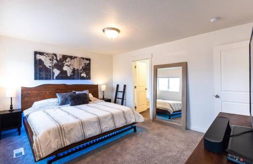 Saratoga Springs Casa | Scenic Views with arcade room
