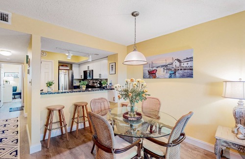 Avon Condominio | Scenic Waterfront Condo – Dock + Pet Friendly