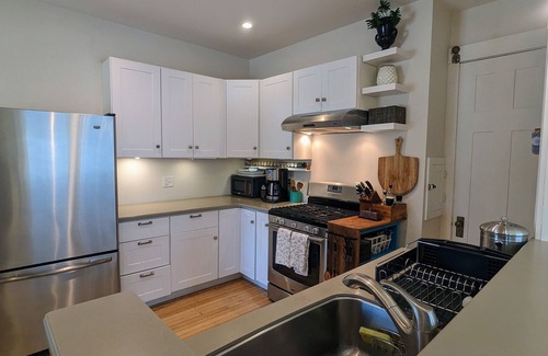 Racine Casa | Scenic Waterfront Lake Michigan Escape