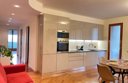 Province of Cagliari Apartamento | Scent of Helichrysum - Panoramic 6th Floor Flat, Bright, New & Well Connected