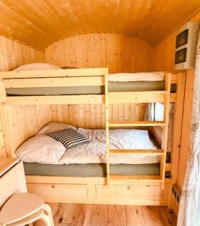 Ulmen Casa | Schäferwagen Grünspecht
