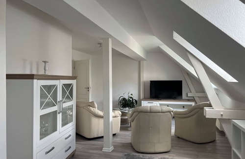 Magdeburg Apartamento | Schöne Dachgeschosswohnung im Gastroviertel an der Elbe