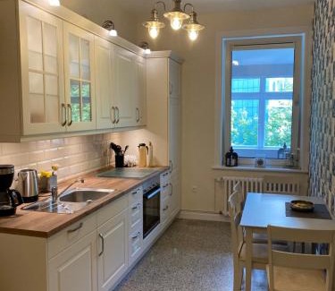 Mitte Apartamento | Schöne Ferienwohnung in der City Königswohnung Jun
