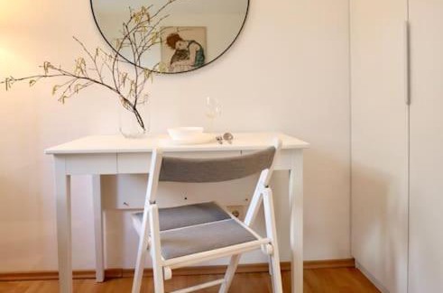 Hassels Apartamento | Schickes Apartment in Düsseldorf mit Terrasse
