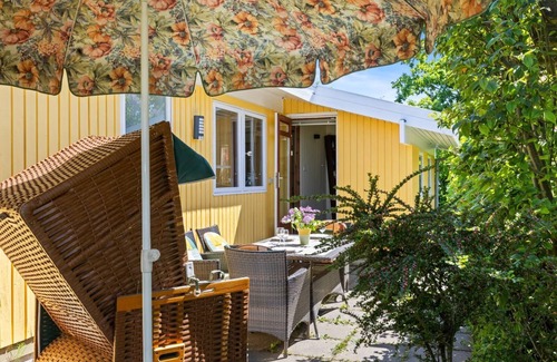 Ulsnis Casa | "Schleiparadies" vacation home in Ulsnis with conservatory, fireplace and far-reaching views over orchards - ideal for a quiet break in the middle of nature