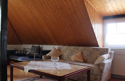 Testorf-Steinfort Apartamento | Schoene Zweizimmer-Ferienwohnung mit Pool im Garten