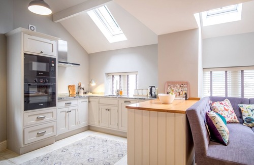 Hepworth Cabaña | SCHOOL COTTAGE, family friendly, luxury holiday cottage in Holmfirth