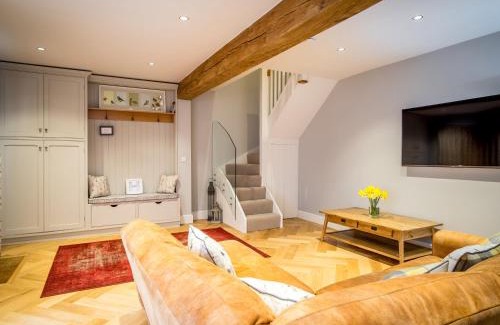Hepworth Casa | School Cottage