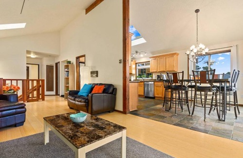 Gleneden Beach Casa | School House Creek Retreat