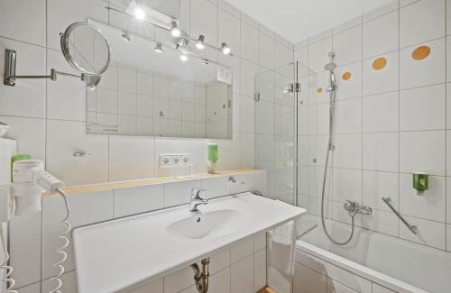 Altensteig Apartamento | Schwarzwaldapartment Nr 29 30qm Doppelbett 140cm Rustikal