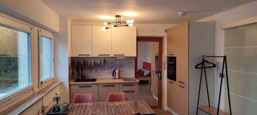 Baiersbronn Apartamento | Schwarzwaldstübchen "Altas Montañas" mit Schwimmbad
