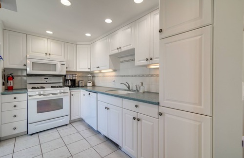 Minot Condominio | Scituate Vacation Rental - Walk to the Beach!