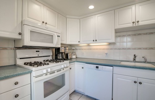 Minot Condominio | Scituate Vacation Rental - Walk to the Beach!