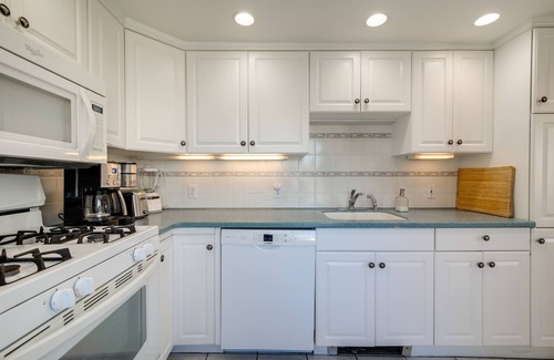 Minot Condominio | Scituate Vacation Rental - Walk to the Beach!