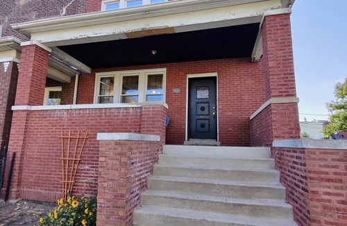 Woodlawn Casa | Scott House of Woodlawn - Incredible 3-bedroom house in Chicago; AC and extras
