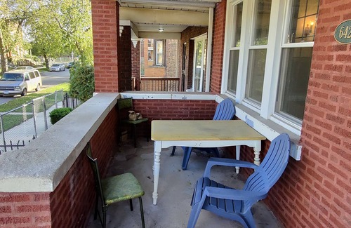 Woodlawn Casa | Scott House of Woodlawn - Incredible 3-bedroom house in Chicago; AC and extras