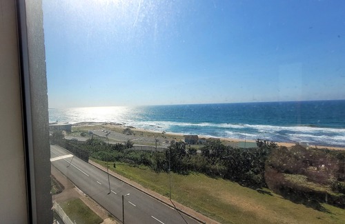 Saint Michael's on Sea Apartamento | Scottburgh Views - Smile & Wave