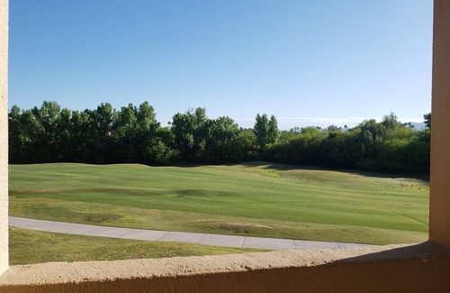 Paradise Valley Village Condominio | Scottsdale, AZ - Contemporary condo in the Prime Location of Paradise Valley!