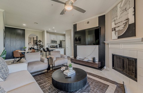 North Scottsdale Apartamento | Scottsdale Getaway 2BR/2BA Pool Gym Free Parking