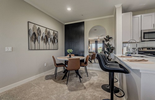 North Scottsdale Apartamento | Scottsdale Getaway 2BR/2BA Pool Gym Free Parking