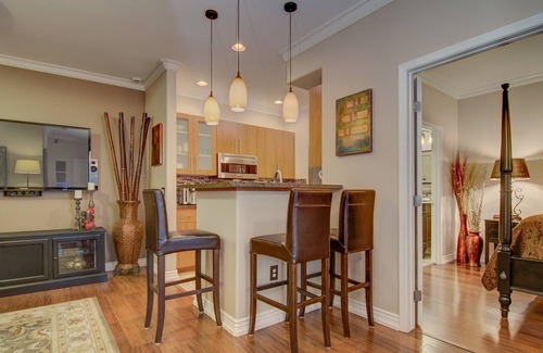 Desert View Village Condominio | Scottsdale Luxury Condo "Pool Side - Club House View"