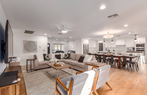 Buenavante Casa | Scottsdale Resort-Style Getaway| Pool, Spa & Fire Pit Haven