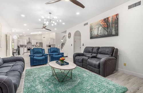 Paradise Park Vista Casa | Scottsdale Retreat 4 BR/ 3 BA # Pool #Lovely Backyard # Wifi # AC #