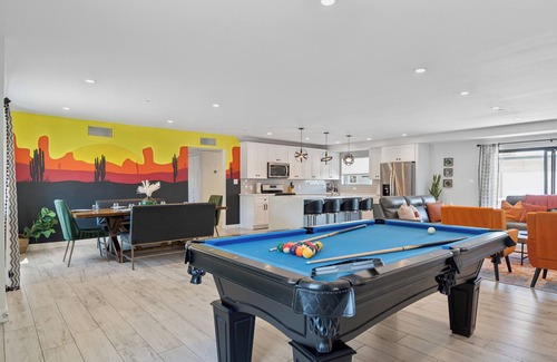South Scottsdale Casa | Scottsdale Sunstone Villa, Modern 6BR w/Private Pool & Spa, Walk to Old Town