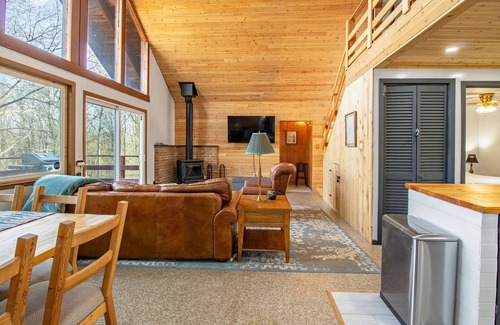 Shenandoah Casa | Screened porch, deck, swing Shenandoah Valley!