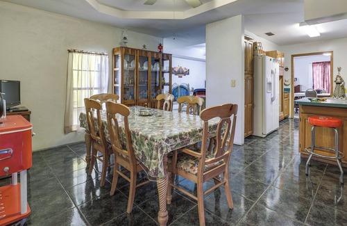 Harlingen Cabaña | Screened Porch: Remote Harlingen House!