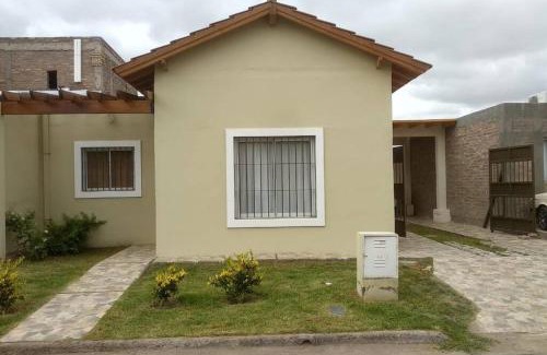 Rivadavia Apartamento | Se alquila casa en barrio privado