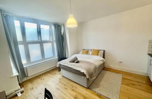 Crofton Park Apartamento | SE4, Self contained studio flat.