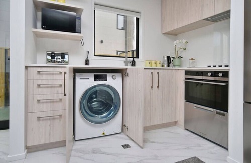 New Brighton Casa | Sea Air and Sandy Beach Beautiful 1 bed 1 bath