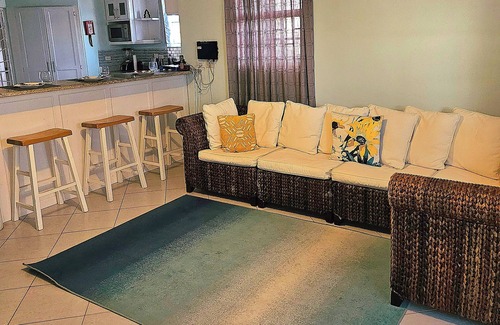 Welches Casa | SEA ALL AROUND-3 bedroom house in quaint Oistins with AC, WiFi. Enjoy your stay