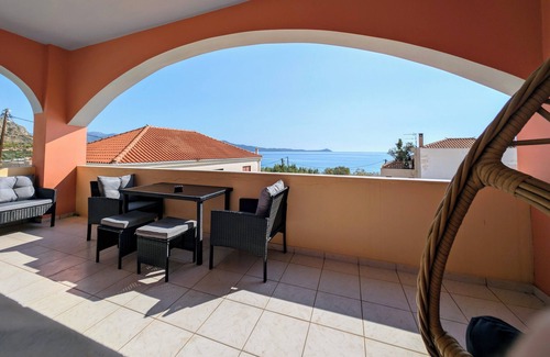 Monemvasia Apartamento | Sea and castlerock view family-couples apartment