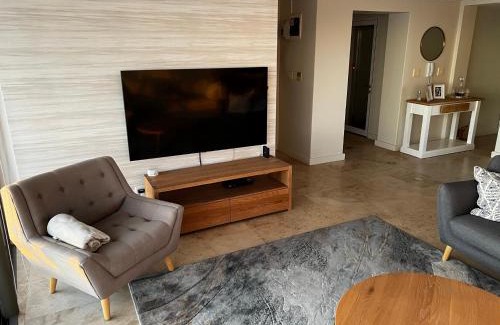 Strand Apartamento | Sea and Mountain View Paradise Designer 2 Bedroom Apartment 4 Adults and 2 Kids ONLY - Minimum 3 night stay - in STRAND - With Back-up power!