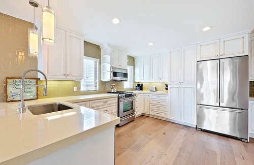 Beach Barber Tract Casa | Sea and Palms 2 - Modern condo with ocean views, walk to beach and restaurants