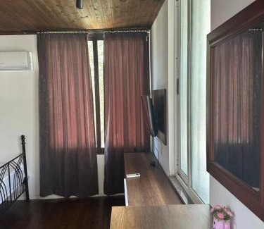 Qazim Pali Apartamento | SEA bed and restaurant 2