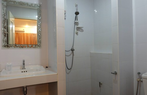 Kata Cama Y Desayuno | Sea Boss Homestay