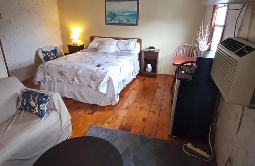 Hyannis Hotel | Sea Breeze Inn beach rentals