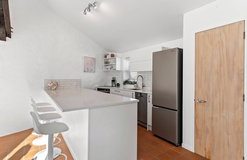 Orewa Casa | Sea Breeze - Orewa Oceanside Apartments