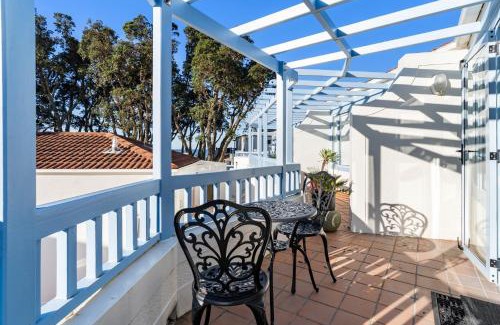 Orewa Casa | Sea Breeze - Orewa Oceanside Apartments