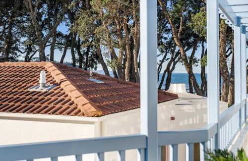 Orewa Casa | Sea Breeze - Orewa Oceanside Apartments