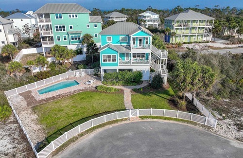 Seagrass Casa | Sea Breeze -Private Pool, Ocean Views, Hot Tub.