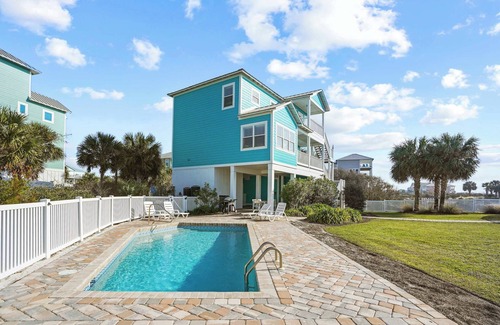 Seagrass Casa | Sea Breeze -Private Pool, Ocean Views, Hot Tub.
